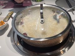 -洪氏嗨捞·广东猪肚鸡·椰子鸡火锅(西咸万象城店)