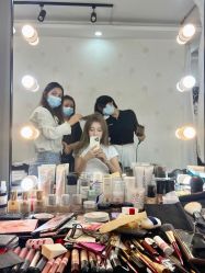 -红馆妆造(中央大街店)