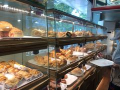 面包甜点陈列柜-新侨三宝乐面包店(崇文门店)