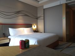 -苏州汇融广场假日酒店