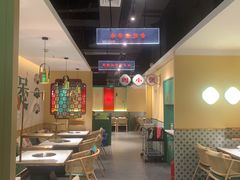 大堂-粤小煲鲜汤猪肚鸡(丹尼斯二天地店)