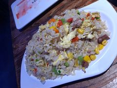 蒙古大叔羊肉炒饭-三个蒙古大叔羊肉串(大宁店)