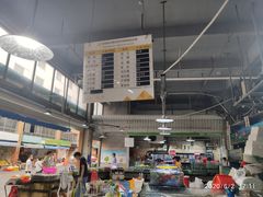 -三亚新鸿港水果一级批发市场