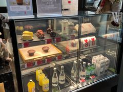 面包甜点陈列柜-8 Hearts Coffee(悟锦世纪大楼店)