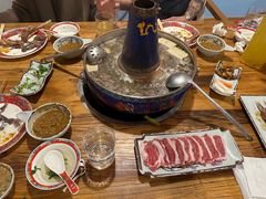 -毛辣果·贵州红酸汤牛肉火锅(西单店)