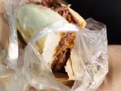 -清真马乐贝腊牛肉蛋黄菜夹馍(马蓉洒金桥店)