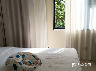 典型的川西风格的建筑，很有特色，位置不是在大马路上