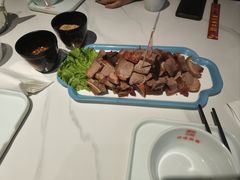 -乔家小院•非遗驴肉•青岛菜(滨河路店)