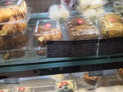 -白玉兰食品甜凤店(合生汇店)