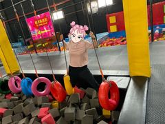 -嘿哟动霸CHUA·新潮玩运动娱乐中心·蹦床滑冰团建乐园