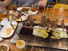 -哈尔滨小酒馆·鲜肉现穿自助烧烤(康新花园店)