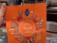 -VENCHI 闻绮(上海佛罗伦萨小镇店)