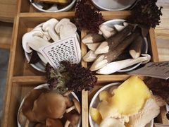 -阿婆情腊排骨火锅(金虹路店)