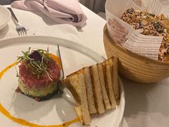 牛肉塔塔配牛油果黑橄榄酱-Solo(衡山路店)