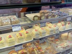 -白玉兰食品甜凤店(合生汇店)