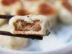 -老字号眼镜子煎包汤包店