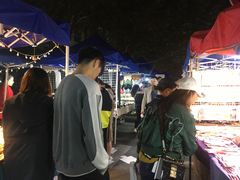 -吴山路夜市