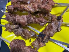 -烤肉小伙烤肉店