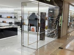 -SAINT LAURENT(海港城店)