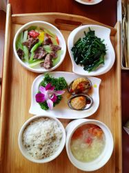 -卓玥国际月子会所(罗山路店)