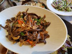 鹿茸菇-巴依老爷新疆美食(常营店)