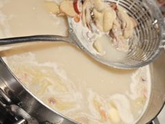 -尚尚仙·酸汤猪手·猪肚鸡火锅(华联万柳购物中心店)