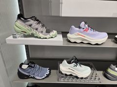 -SALOMON萨洛蒙(青岛海信店)