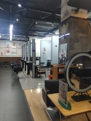 -FRIDAY星期五专业美发沙龙