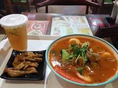 -何记花甲(海岸城旗舰店)