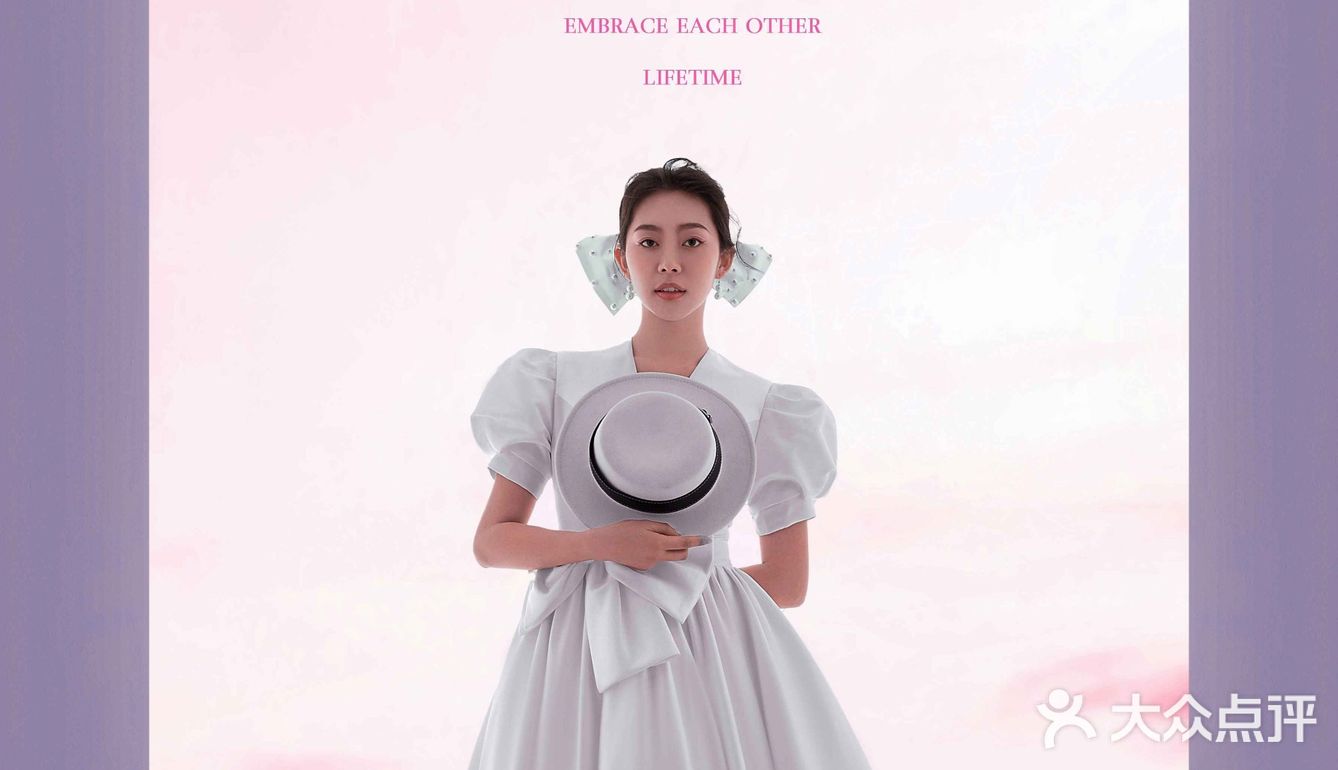 专业的无影棚拍摄，画面干净又高级