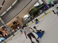 -成都冰纷万象滑冰场
