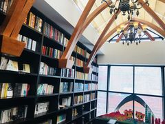 -钟书阁(松江泰晤士小镇店)