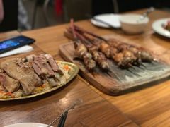 -阿里家·新疆烤肉酒場 by MIG