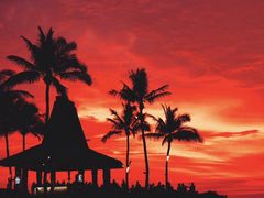 -Sunset Bar(丹绒亚路香格里拉店)