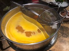 金银酸汤鸳鸯锅-左庭右院鲜牛肉火锅(新梅广场店)