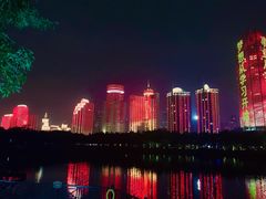 -万绿园