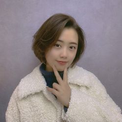 -诗悦发型烫染SALON