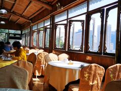 靠窗位-鲤鱼塘农家山庄