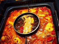 -老牌坊云南鱼豆花火锅(哈西万达店)
