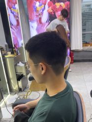 -藤野造型烫发染发