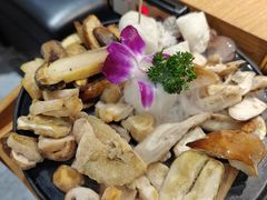 -一朵菌·野生菌探索家火锅(南亚店)