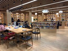 -漕河泾街道图书馆(漕河泾社区文化活动中心店)