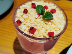 草莓奶昔-魏斯理汉堡(西安沣东吾悦店)