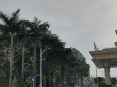 -深圳君逸国际酒店(龙岗横岗塘坑地铁站店)