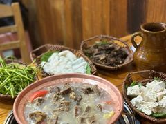 -阿婆情腊排骨火锅(金虹路店)