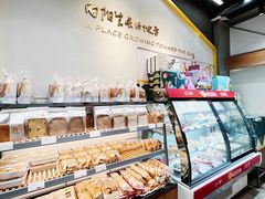 面包甜点陈列柜-皇冠幸福里动物奶油生日蛋糕(马祖路店)