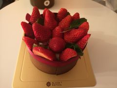 莓莓满满开心果慕斯-黑池口感烘焙·生日蛋糕(坂田店)
