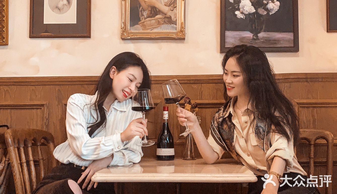 新年小酌，闺蜜就是要一起奔富