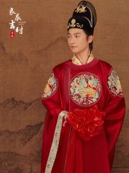 -现代经典婚纱摄影