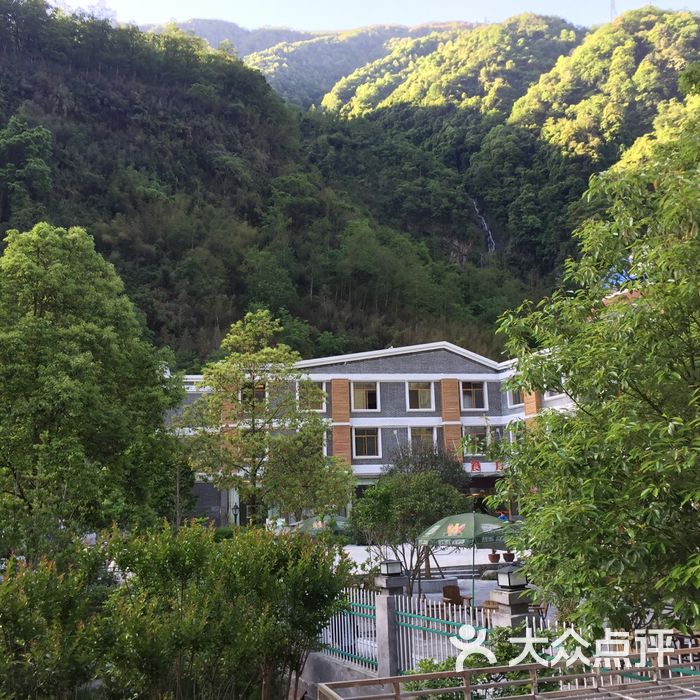 草科神龙温泉渡假村